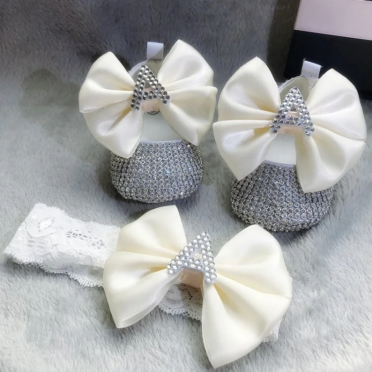 

Handcraft Letter A Baby Infant Initial Shoes Mary Jane Girls Princess Flat Shoes with Ivory Hair Bows Set