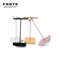 

Wholesale modern metal hanging jewelry earrings holder display stand in stock