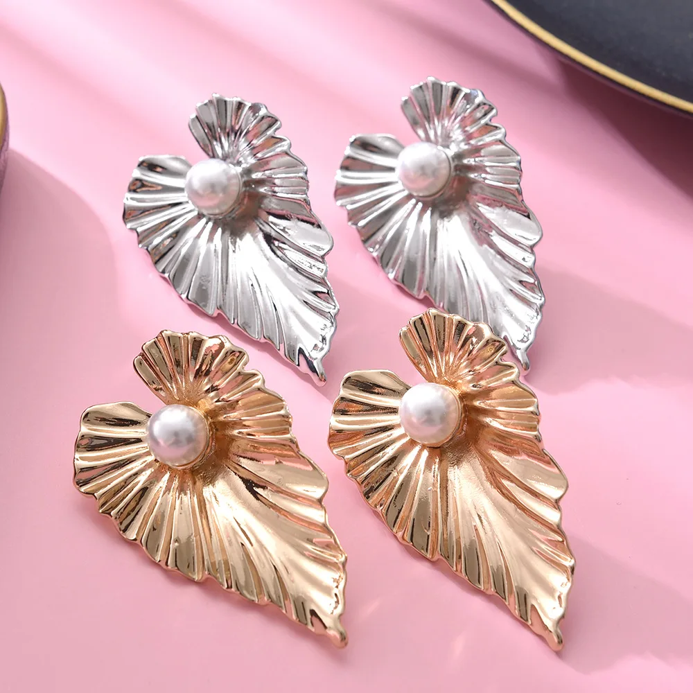 

Most Popular Pearl Monstera Stud Earring Leaf Shape Earring For Women