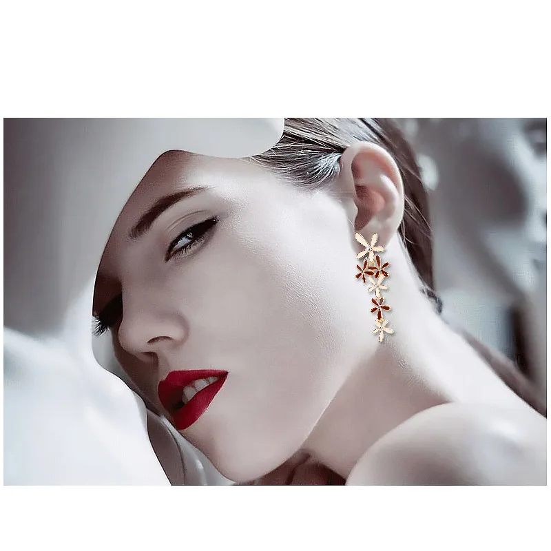 

Fashion Vintage Gold Plate Drop Long Earrings Women Elegant Tassel Dangle Earrings Flower Diamond Earrings