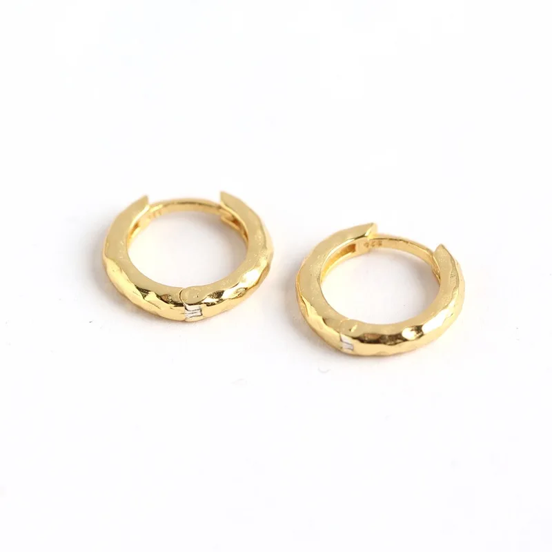 

Fashion minimalist ladies cold and elegant irregular surface round 925 sterling silver huggie hoop earring