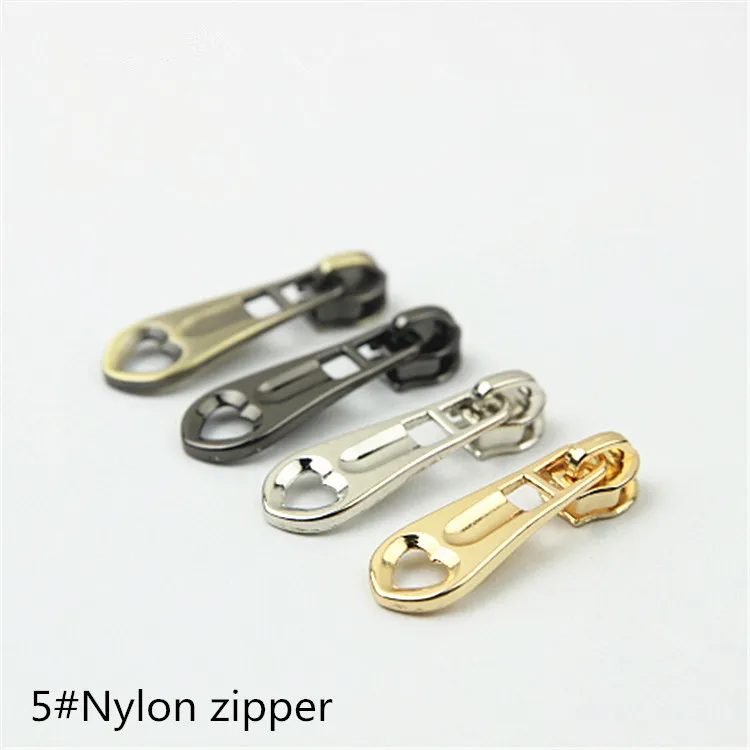 

Wholesale luggage hardware accessories pendant nickel-plated nylon teeth 5# zipper pull handle heart-shaped zipper pull