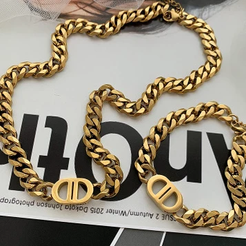 

Stainless Steel Letter Pendant Gold Necklace Does Not Fade Female Jewelry