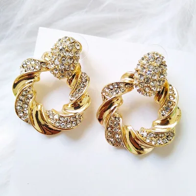 

Simple Personality Geometric Screwed Big Circle Earring Micro Paved Shiny Crystal Hoop Earrings For Women jewelry, Gold