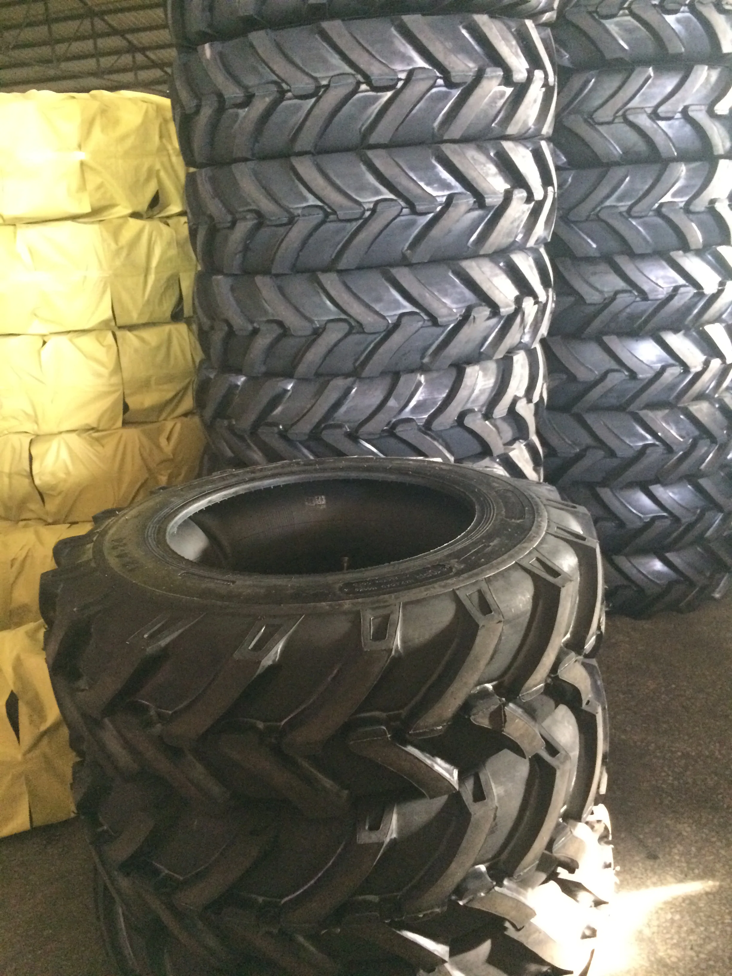 Good Quality Agricultural Tyres 12.424 12.4x24 R1 Pattern Bias Agr