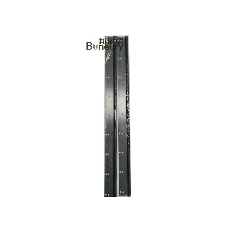 

SM74 Wash-Up blade 18 holes Offset Printing Parts SM74 Wash Up Blade Rubber Material Size 825x60mm M2.010.403