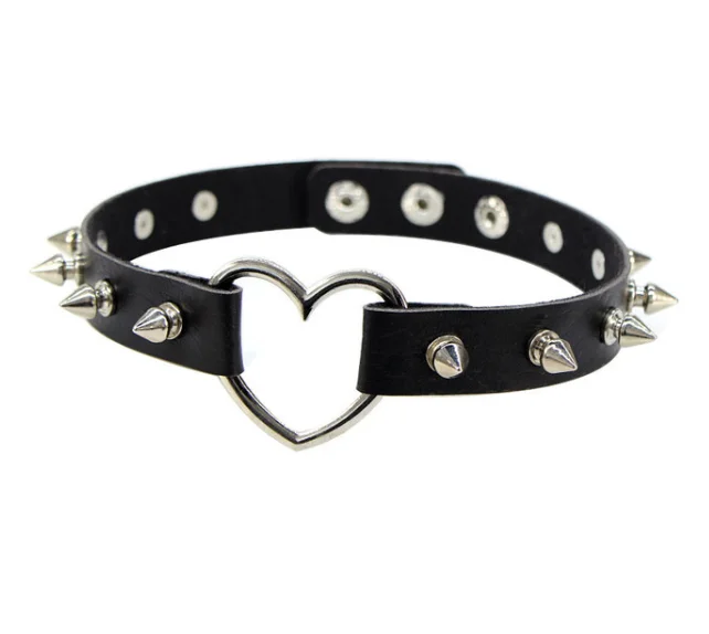 

Punk Goth Rivet Heart Round Choker Necklace Metal Leather Chocker Necklace For Women