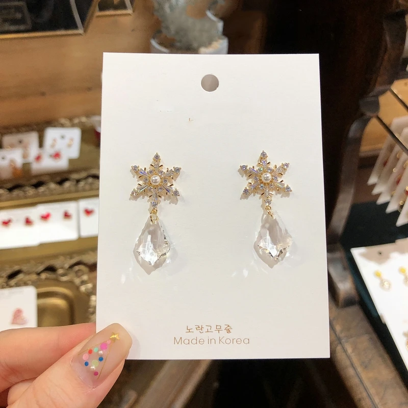 

Korean TV Star Elegant Zircon Snowflake Drop Earrings For Women Fashion Crystal Christmas Pendientes Jewelry Gifts