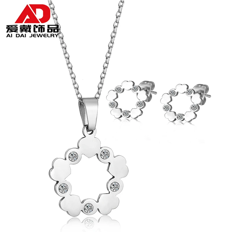 

Geometric flower necklace female clavicle chain simple temperament pendant