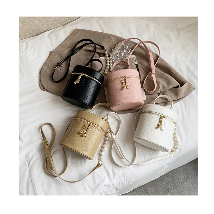 

Trendy Shoulder Messenger Box Handbags Cylinder Bag Pearl Cosmetic Bucket Bag Female Portable Diamond Lattice Chain Small Bag