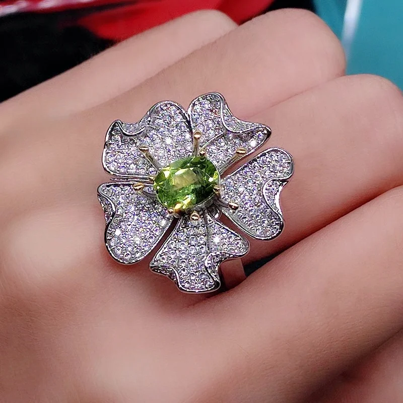 

Fashion Luxury Rings for Women Temperament Big Flower Bling Olive Green Cubic Zircon Ring Exquisite Jewelry Gift, Picture shows