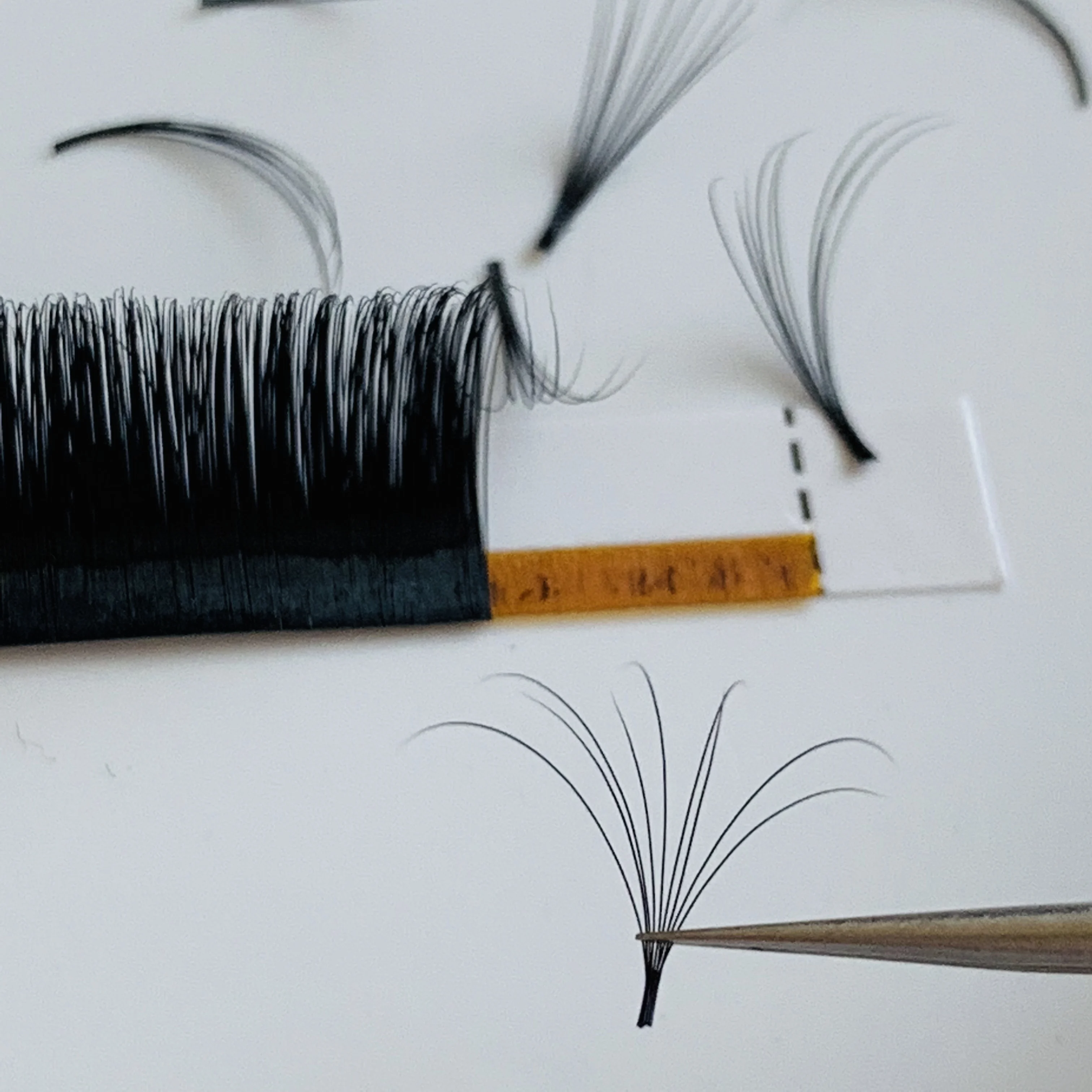 

Wholesale price 0.07 8-15mm auto fan eyelash extension, Natural black