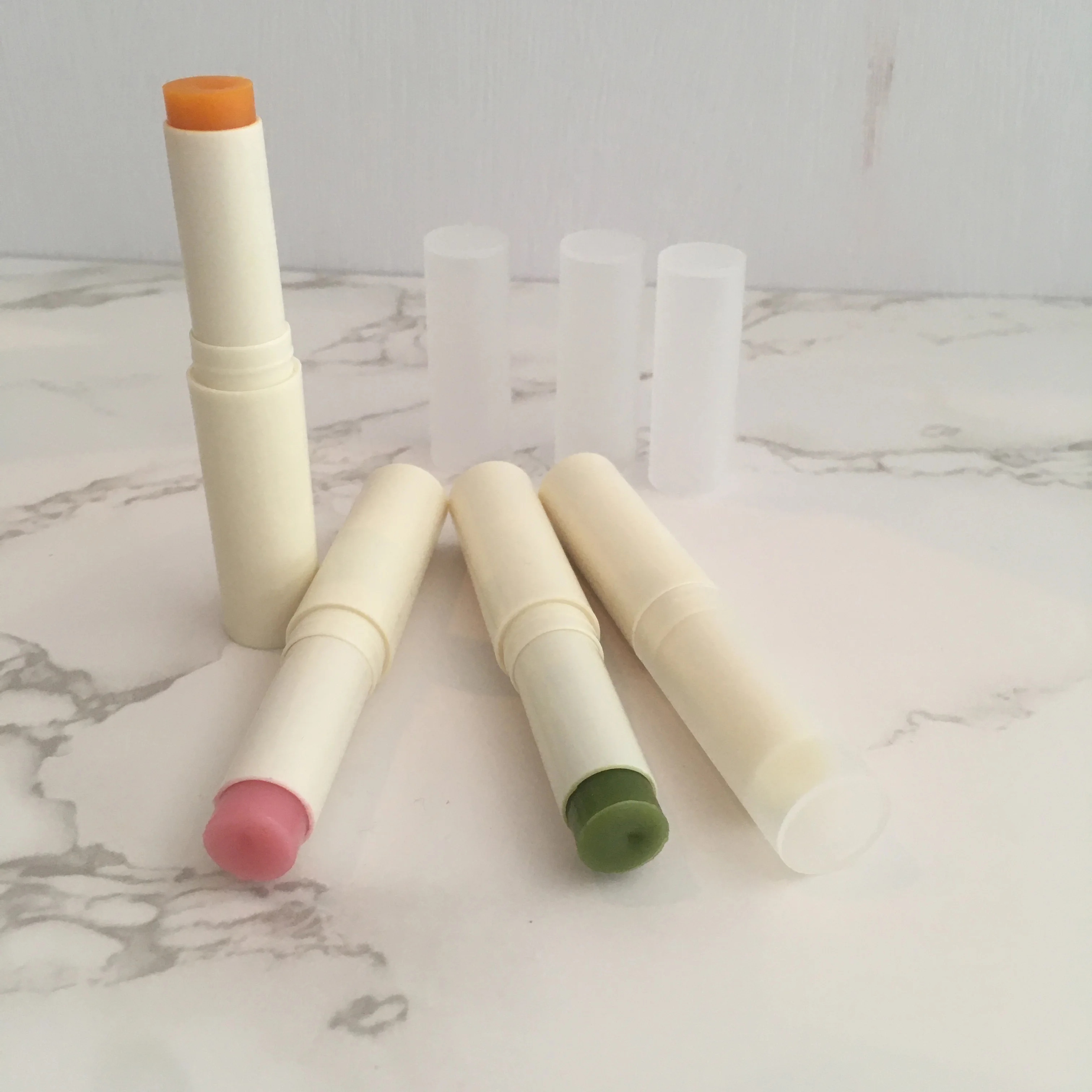 

White container low moq plant extracts pure natural make own brand private label lip balm, 4 colors