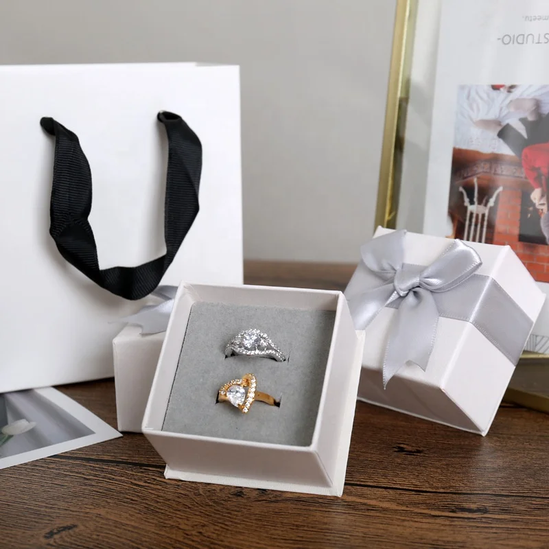 

Custom Logo Ribbon Earring Watch Paper Jewelry Box