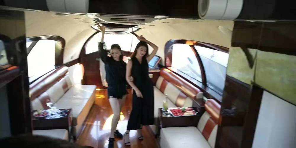 
Affordable Motor Luxury Super Yachts Classic Fiberglass Speed Boat with best prices 