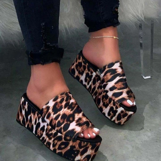 

200927 SIZE  Explosive women muffins thick bottom leopard print flat bottom sandals women beach shoes