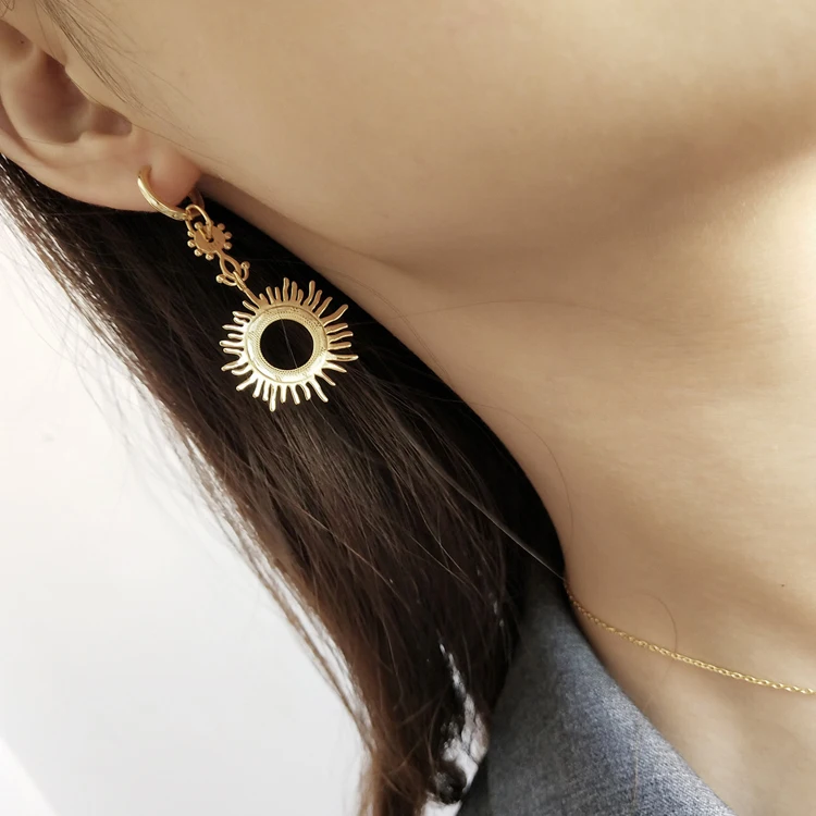 

Fashion Gold Plated Goddess Hollow Sun Pendant Earrings Silver 925 Sterling Sun Earrings, Picture