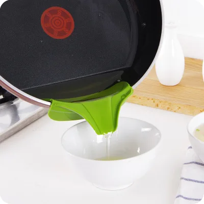 

N1205 Kitchen Accessories Anti-spill Silicone Slip on Pour Soup Spout Funnel for Pots Pans and Bowls Kitchen Gadgets, Green