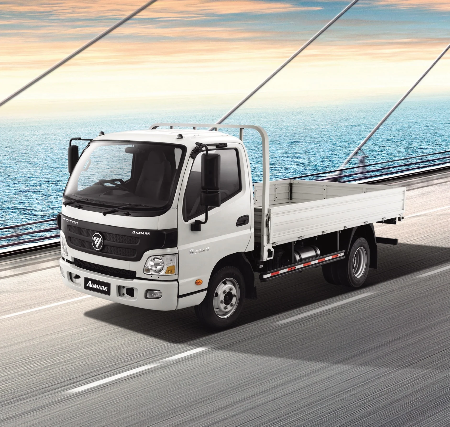 特卖折扣价格现货欧iii 1.5t右舵单列集装箱货车福田卡车轻型卡车