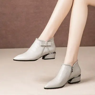 

Pointed Toe Beige Square Heel Women Boots Fashion Butterfly-knot Ankle Boots Zipper PU Leather Rubber Zapatos Mujer