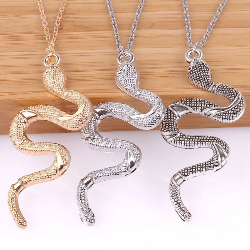 

Crystal Snake Pendant Necklace Women's Charm Punk Simple Gold Chain Necklace Necklace Jewelry Fashion Personality Statement Gift