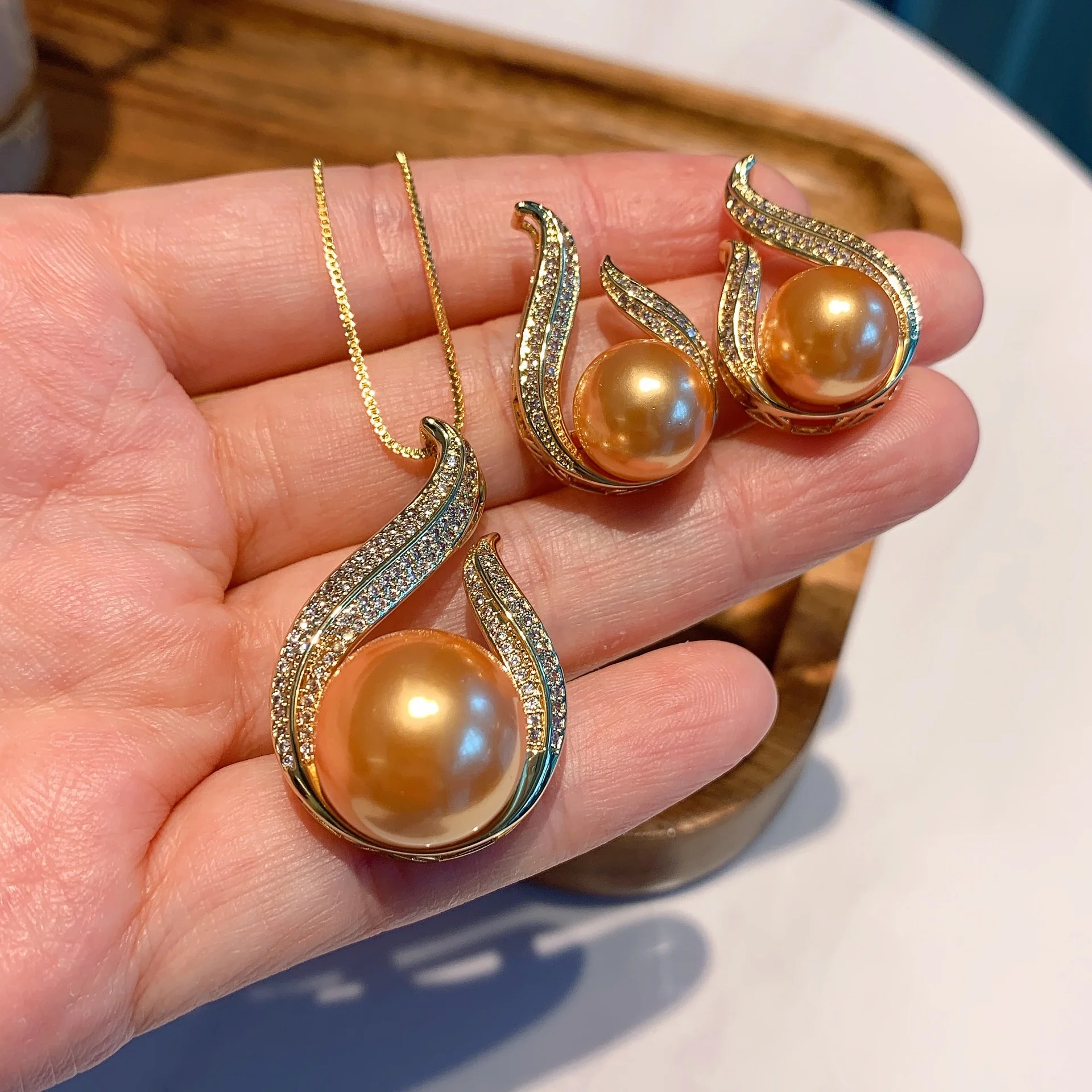 

Fashion Imitation Pearl High Quality Pendant Necklaces and earring for Women Pearls Jewelry Sets, Customized color