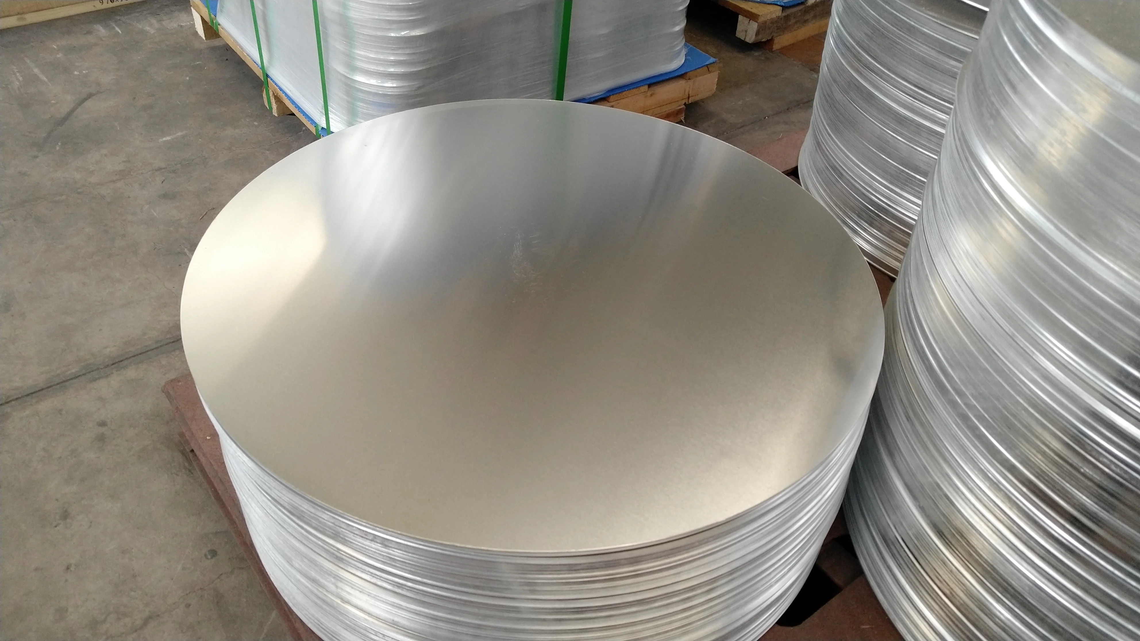 中国制造的不粘圆铝圈圆盘