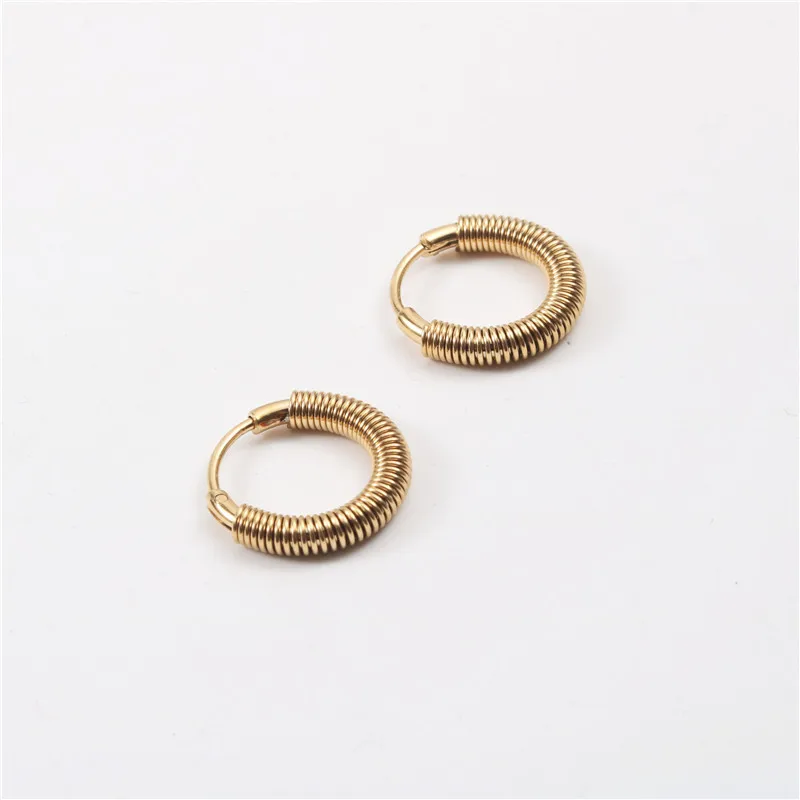 

New Trendy Spring Coil Shaped Small Ear Buckle Simple Titanium Steel MiNi Huggie Earring Women Temperament Jewelry 2021