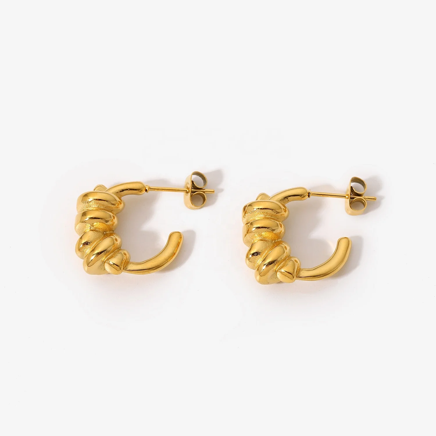 

INS same 18K gold stainless steel retro French winding C-shaped earrings female net red geometric earrings