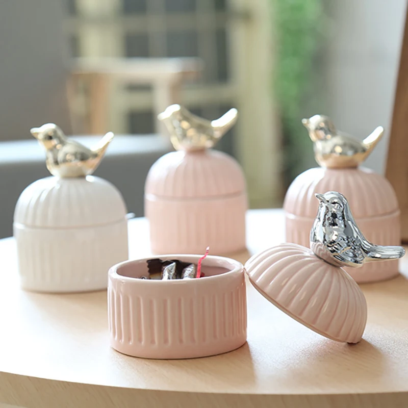 

European ceramic animal gold-plated jewelry porcelain box candy box wedding gift, White/pink