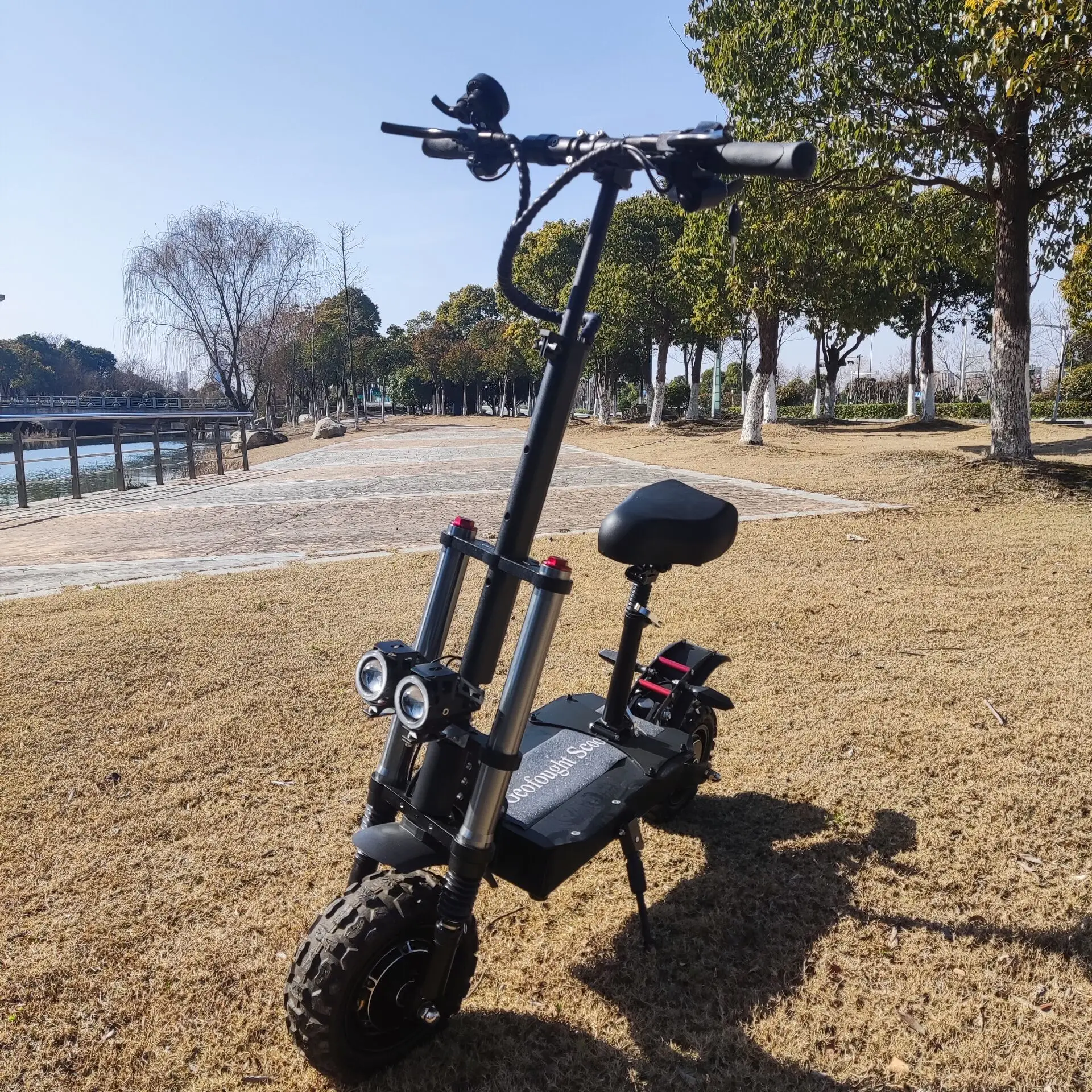 

2023 NEW EU Stock Free Dropshiping 60V 35AH GEOFOUGHT E5B 11" Off-road Tires 6000W Dual Motor Folding Electric Scooter with seat