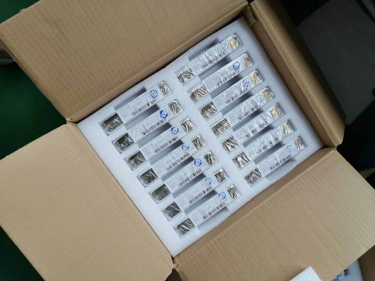 9BB Bifacial Monocrystalline Solar Cell 5.9W-6.3W 166mmx166mm For Photovoltaic Solar Energy Products