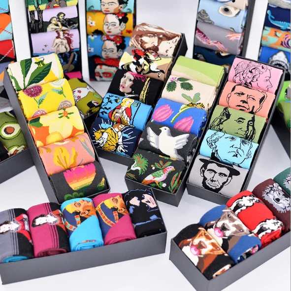 

Wholesale fashion custom gift box jacquard socks happy animal floral cotton socks men socks