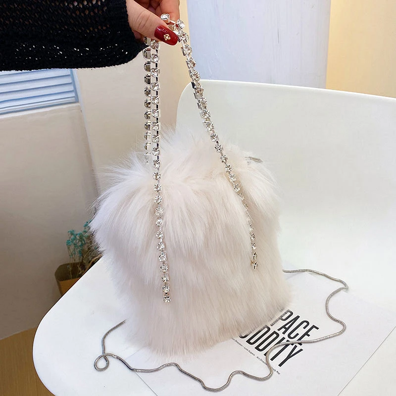 

Wholesale Winter Ladies Plush Purses Fashion Chain Crossbody Fur Bags Popular Plush Handbags For Women