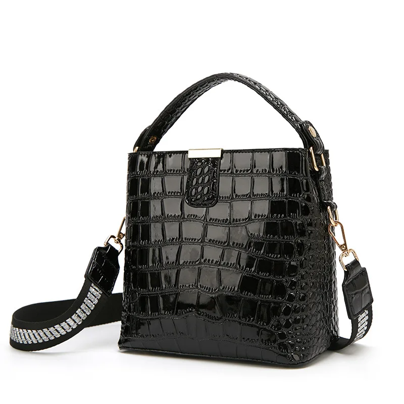 

Fengan Designer Stylish Solid High Quality Alligator Pattern Black Crossbody Bag Handbags for Women