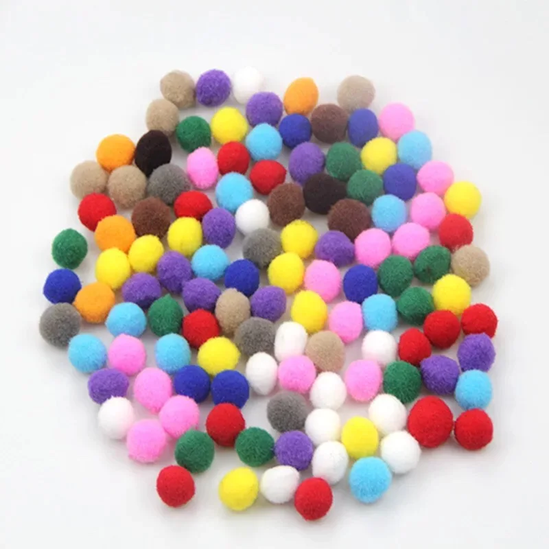 10 X Rojo Mejor Calidad Suave Pompones Pompones 30MM
