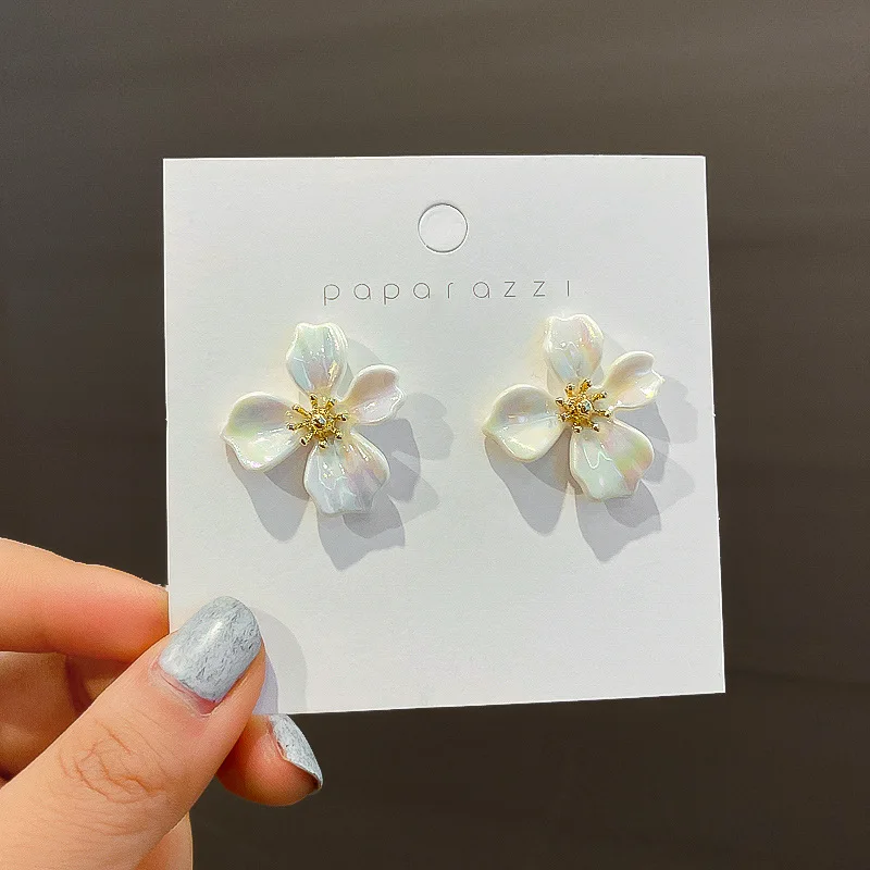 

2021 fashion 3D stud flower earrings acrylic women