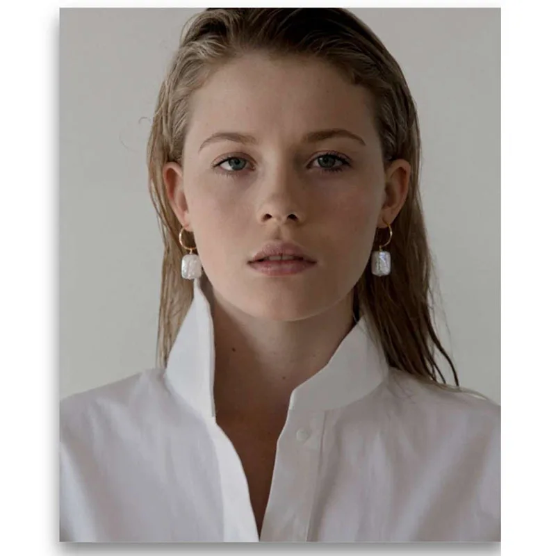 18K Gold Plated  Pearl Pendant Dissymmetry Huggie Earrings for Women Stainless Steel Earrings Wholesale