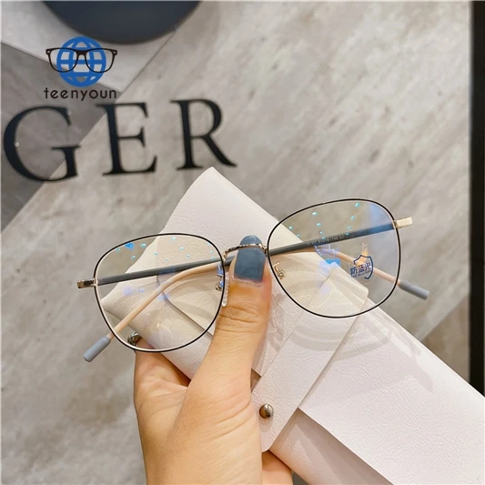 

Teenyoun Eyewear Round Metal Frame Oculos Comfortable Resin Nose Pad Glasses Anti Blue Ray Eyeglasses Frames For All Face