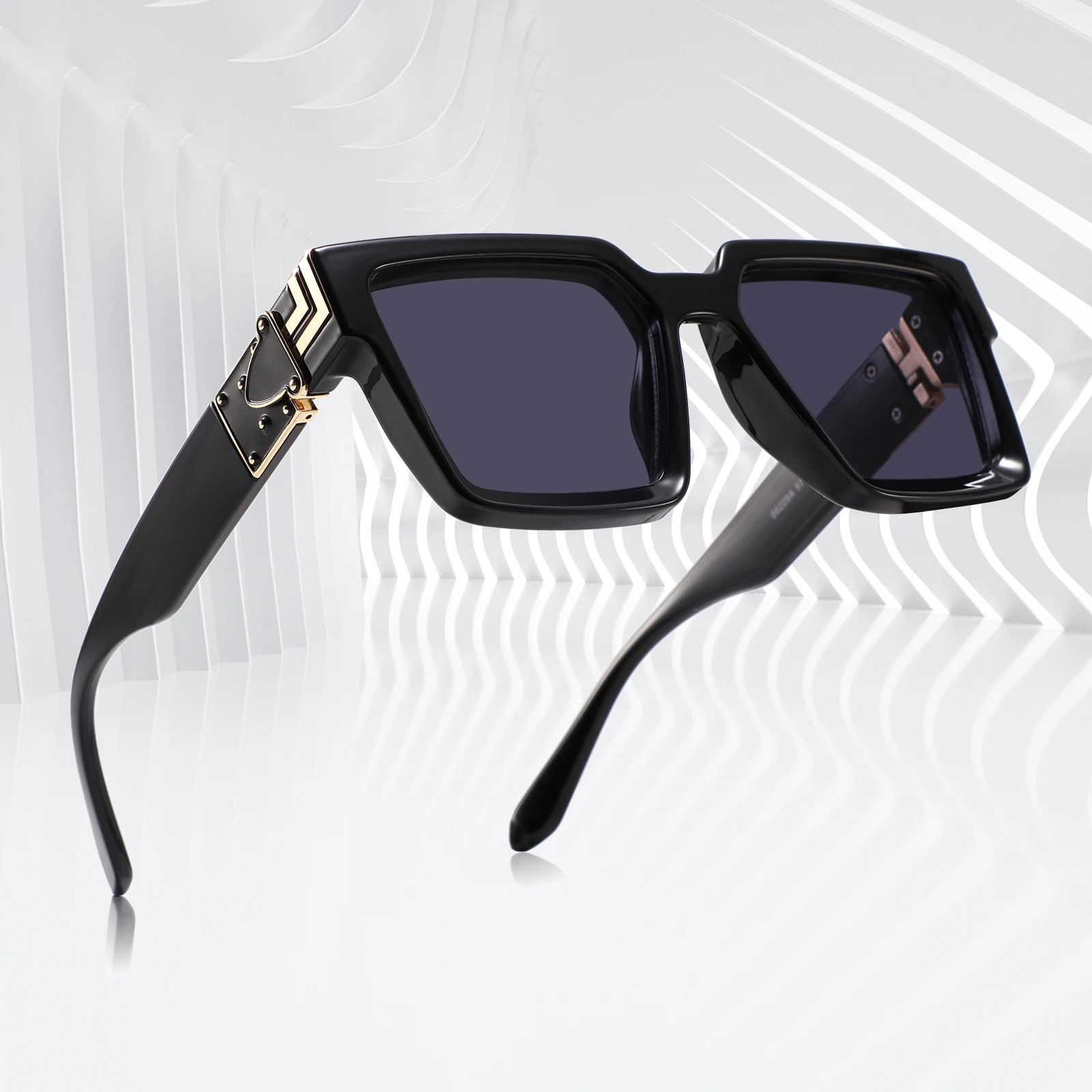 

Amazon 2021 Hot Male Millionaire Street Shooting Luxury Brand Square Sunglasses Female