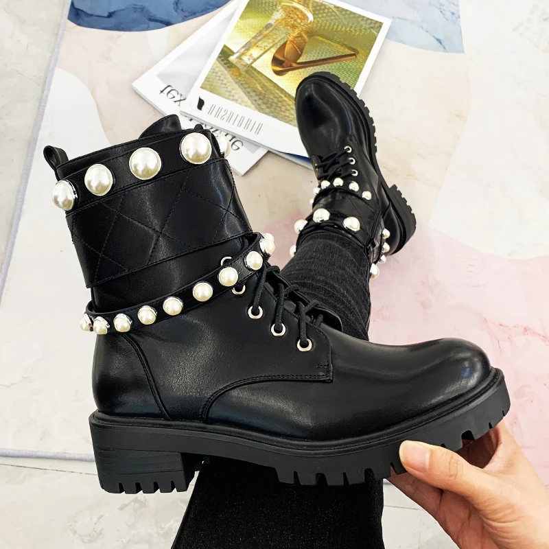 

2021 new Autumn and Winter fancy ankle new fashion pearl shoes with flat heel for women winter boots