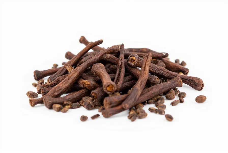 Close-up picture of whole cloves showing distinctive nail shape and reddish-brown color