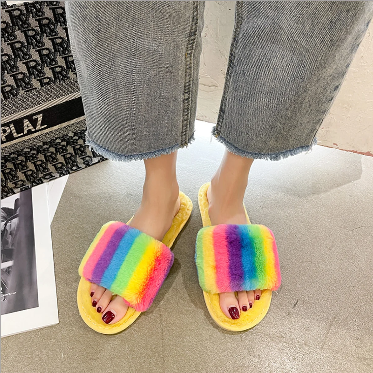 

Winter Women's Shape Slipper Furry Fuzzy House Home Indoor Ladies Fur Sandals Slides Slippers for Women