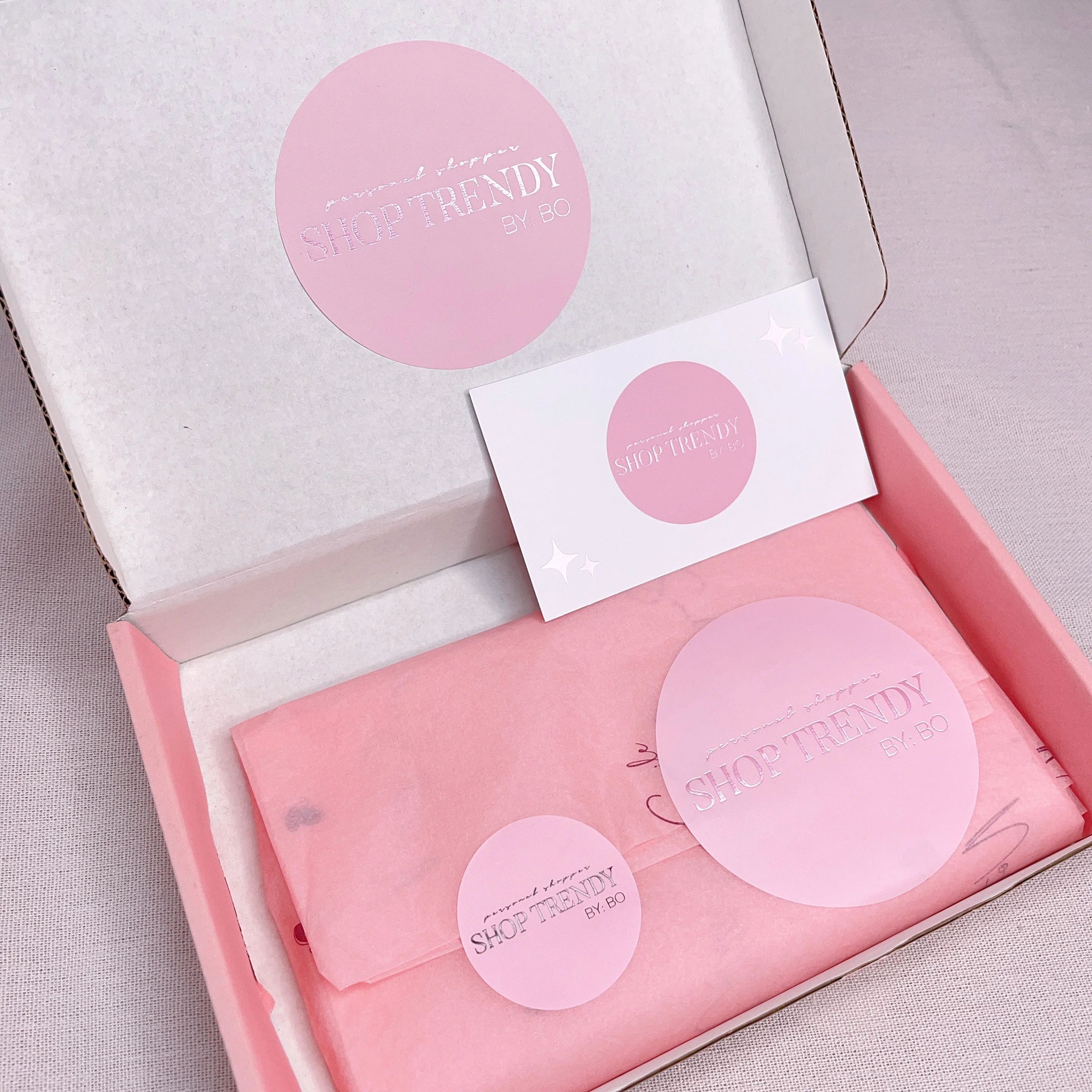 

Wholesale Custom Logo Paper PVC Skincare Sticker Pack Transparent Round Packaging Label Sticker Waterproof Thank You Stickers