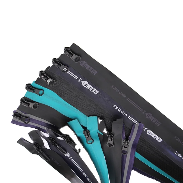 

High Quality Custom TPU Garment Bags Waterproof Plastic Zipper For Clothing Bag