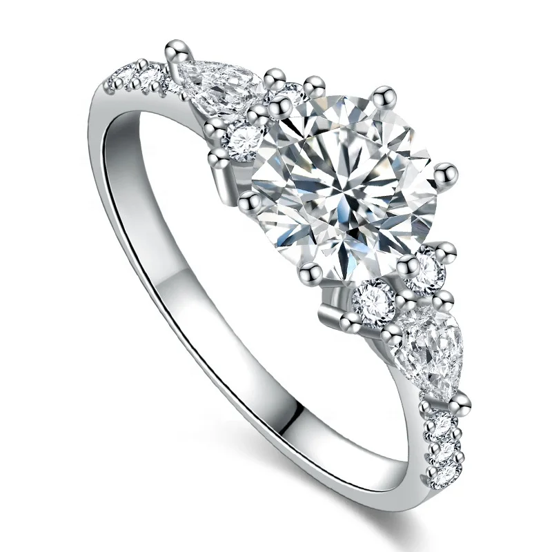 

Simple Fashion Design Atmosphere Moissanite Simulation Diamond Ring
