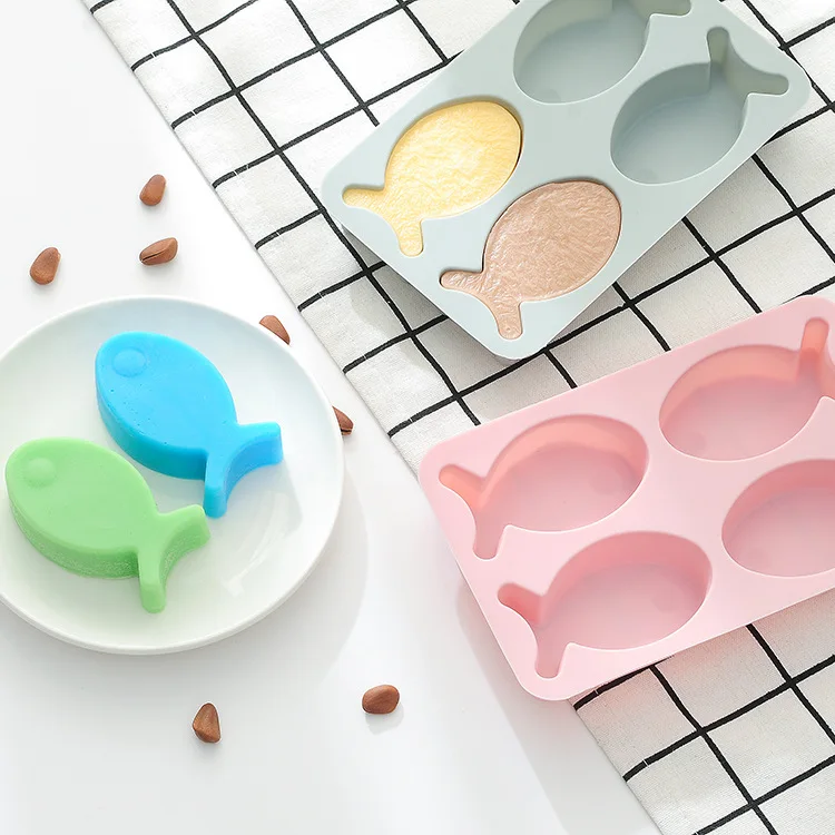 

Silicone cute fish cake baking mold