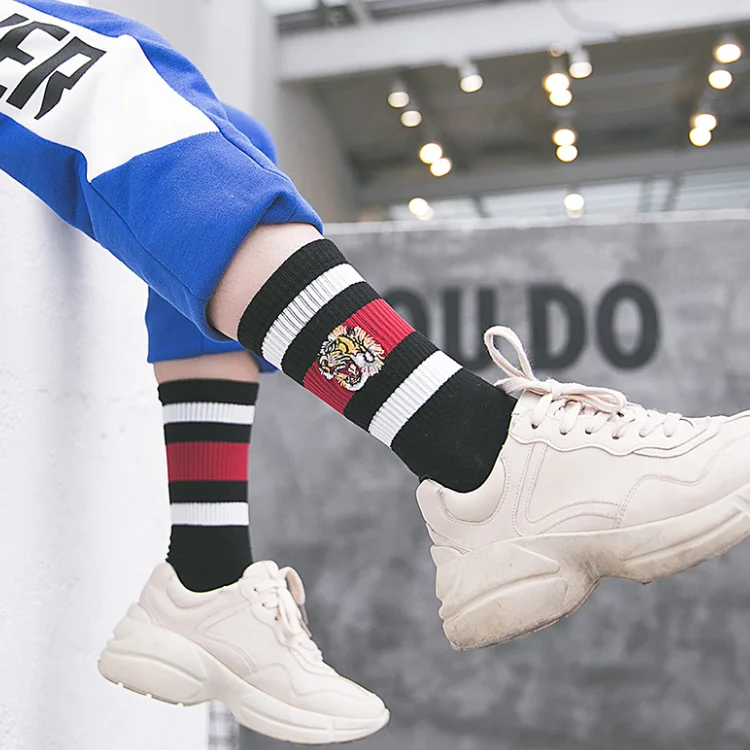 

New Unisex Couple Tiger Head Embroidery Socks Men Women Mid Tube Sport Cotton Classic Casual Happy Funny Socks Hip Hop Sox Solid, White,black