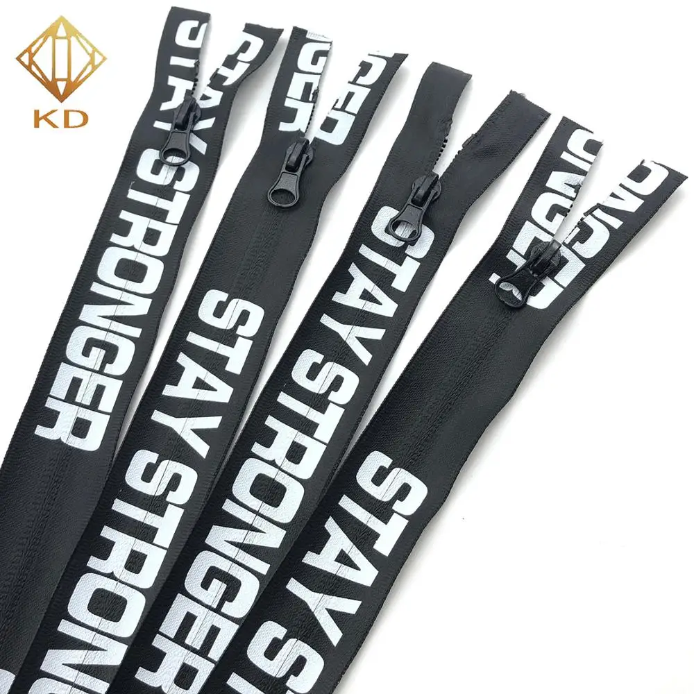 

Cremallera Wholesale Magnetic Double Open End #5 Printing Waterproof Zipper For Clothing, Black tape