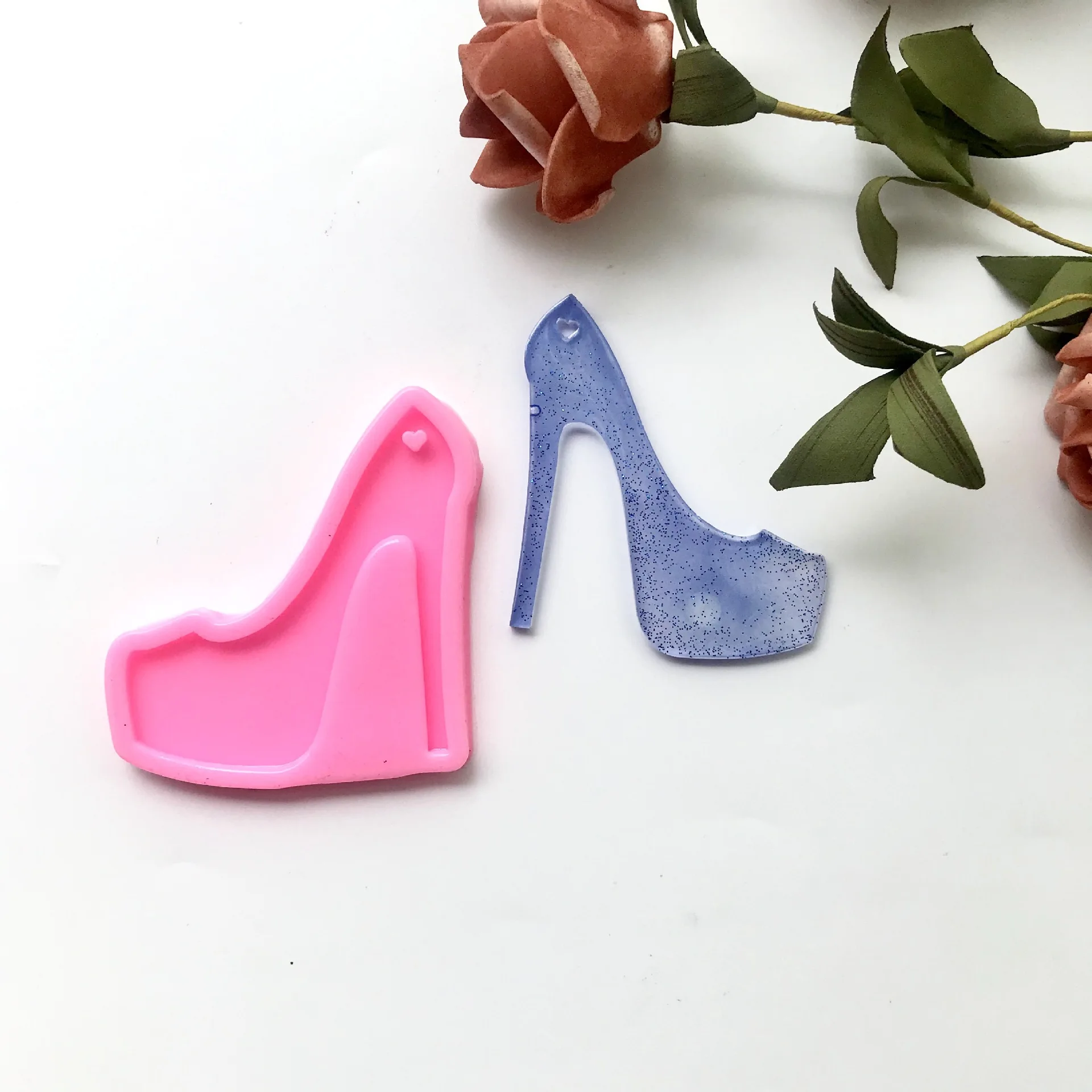 

W011 Amazon DIY Crystal Epoxy High Heels Keychain Silicone Mold Pendant Decoration Mold, Pink